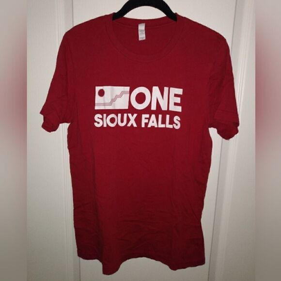 One Sioux Falls T-shirt canvas Medium NWOT Great Condition - Picture 1 of 4